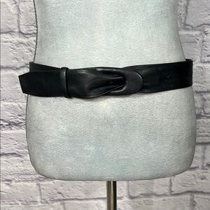 Vintage Unique Anne Klein Black Leather Belt